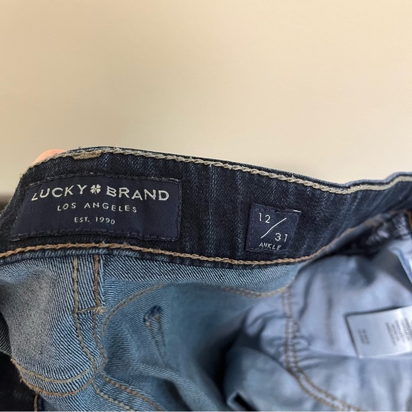 Lucky Brand Mid Rise Straight Sweet Ankle Jean - Picture 5 of 11